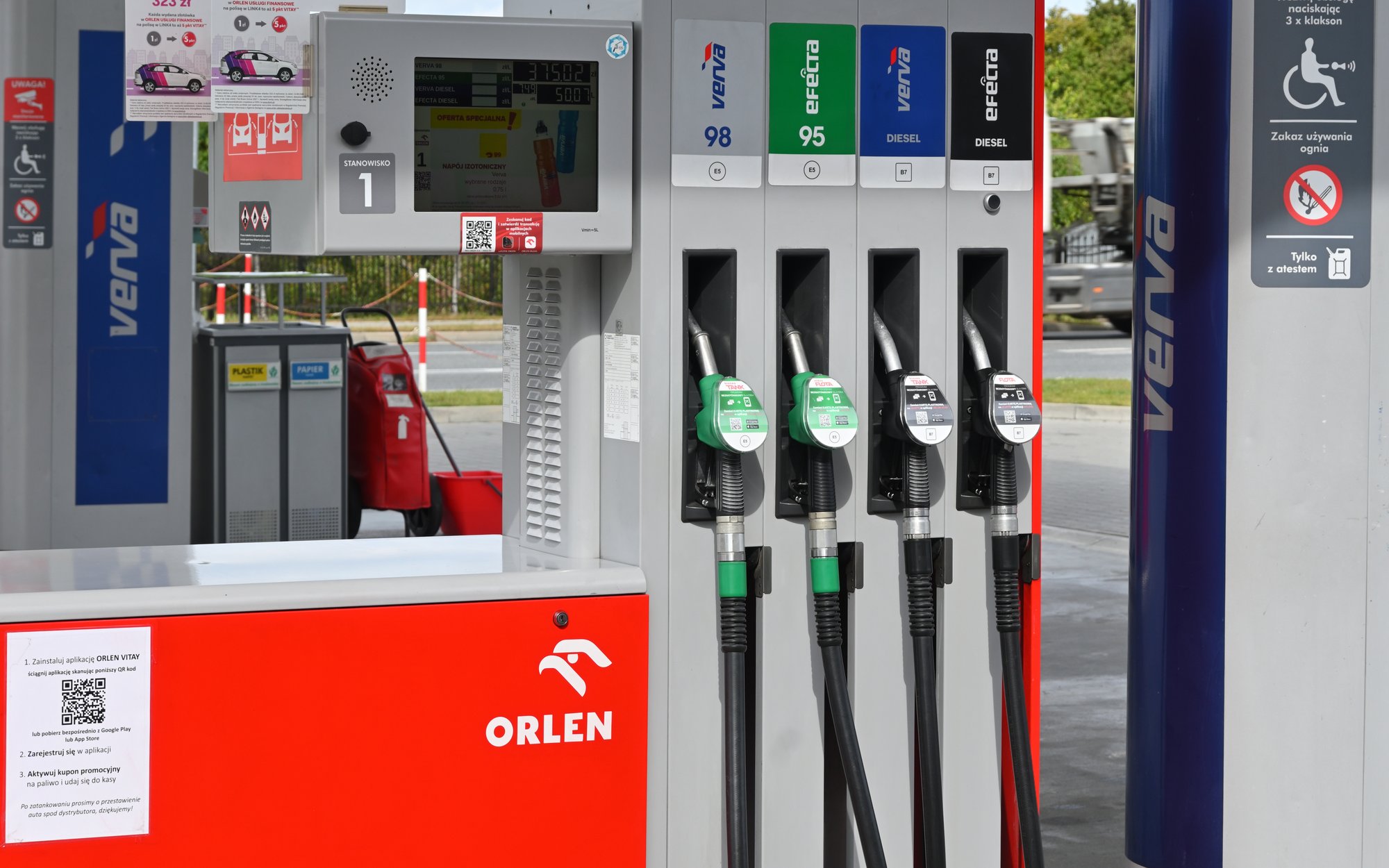 Ceny paliw na 11 kwietnia. Benzyna w dół, diesel nieco droższy