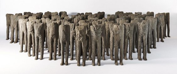 W tym roku 13,6 mln zł zapłacono za kompozycję Magdaleny Abakanowicz .