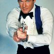 Roger Moore jako agent James Bond