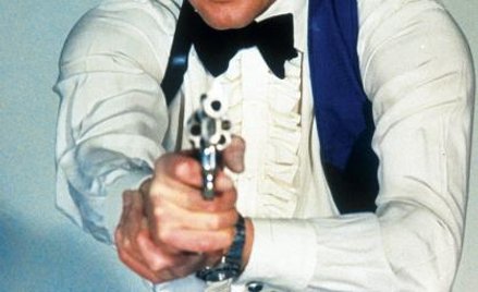 Roger Moore jako agent James Bond