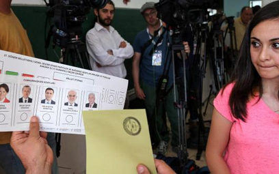 Po raz pierwszy Turcy wybierali w niedzielę zarówno prezydenta, jak i parlament