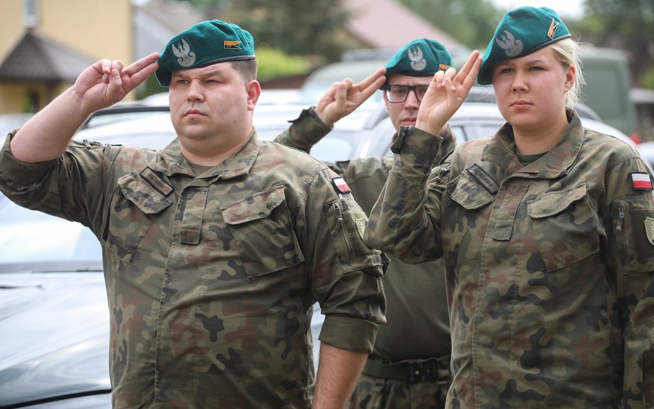 Uroczystości pogrzebowe sierż. Mateusza Sitka w miejscowości Nowy Lubiel