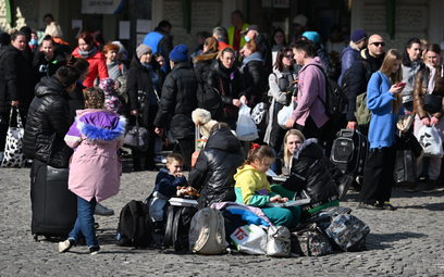 Uchodźcy z Ukrainy na dworcu PKP Przemyśl Główny
