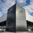 Mercedes sprzedaje salony sprzedaży