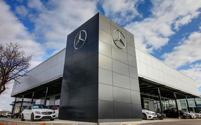 Mercedes sprzedaje salony sprzedaży