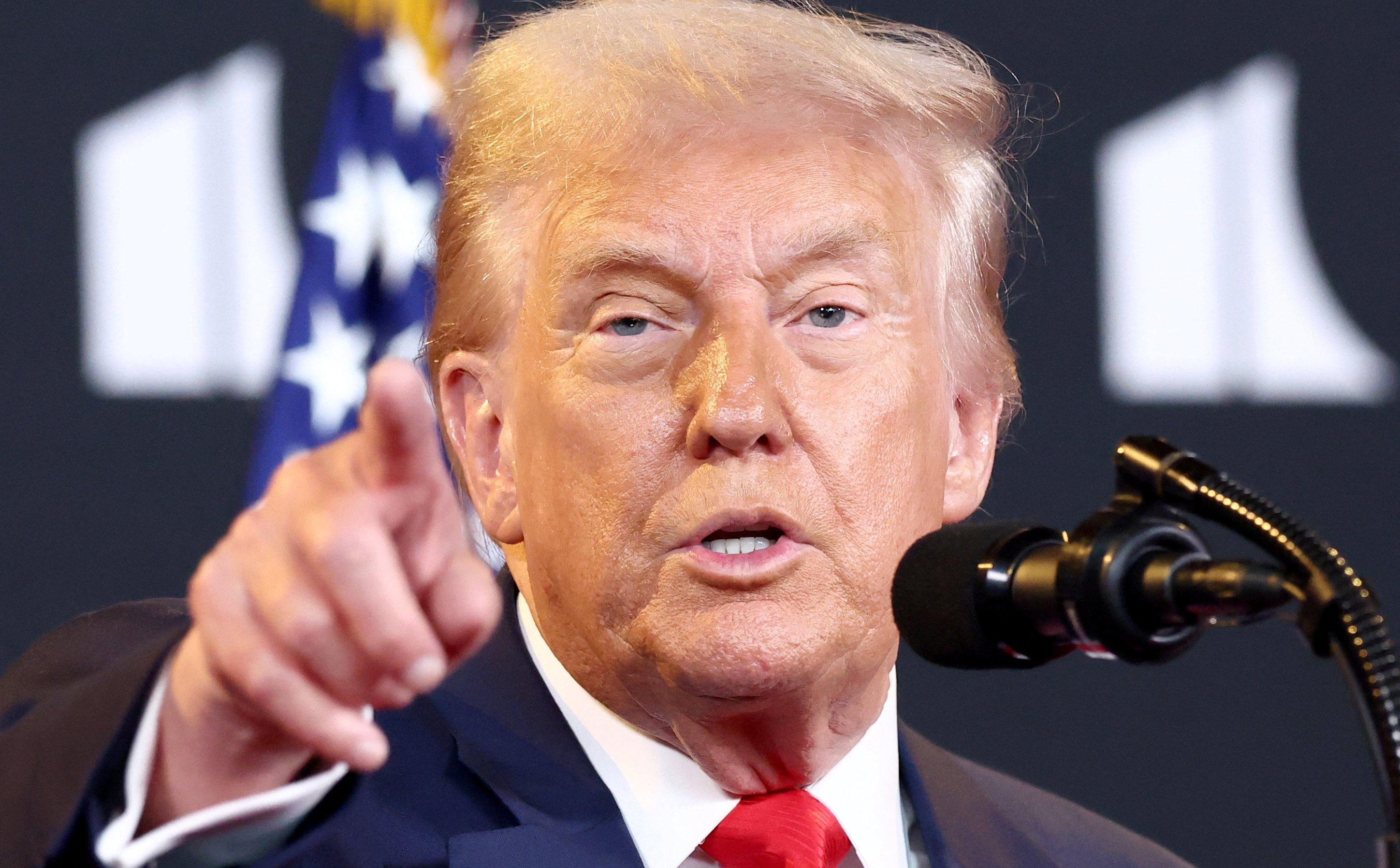 Los Ukrainy waży się na Alasce. Jak zakończy się wojna?