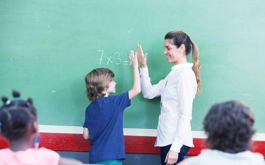 Nauczyciele: skutki zawarcia porozumienia w sprawie obniżenia wymiaru godzin lekcyjnych zawarte pod groźbą zwolnienia