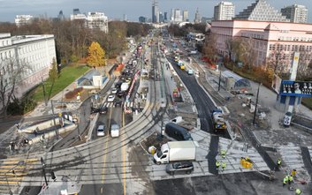W weekend podłączanie trakcji na Rakowieckiej. Część druga