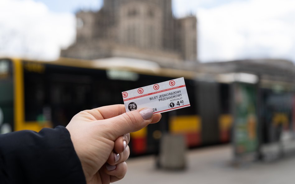 Na czwartkowej sesji Rady Warszawy radni będą dyskutować o zmianie przepisów porządkowych obowiązują