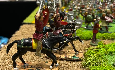 Były różne serie, bajecznie kolorowe, unaoczniające różne momenty polskiej historii