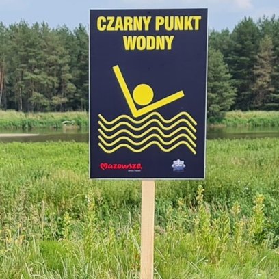 Znak „Czarny punkt wodny” to czasem ostatnia przestroga przed uniknięciem tragedii