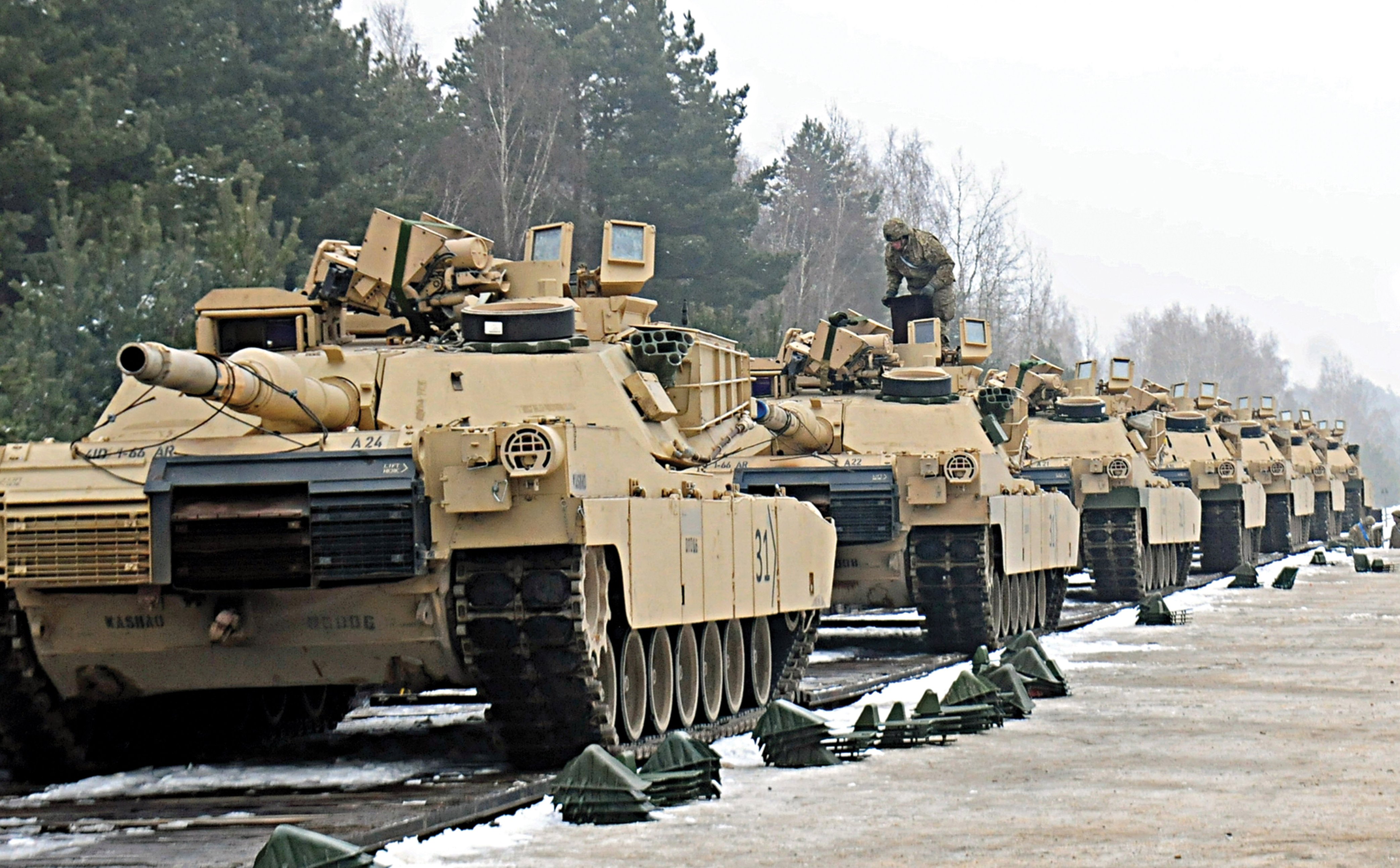 Натовская техника в новом уренгое. Натовская техника в новом уренгое. Натовская техника в москве 2024. Переброска войск сша. Натовская техника в новом уренгое.