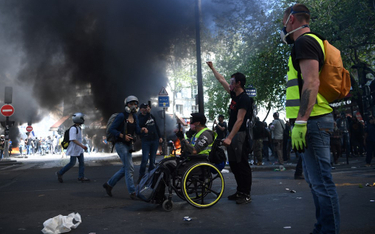 Francja: "Żółte kamizelki" wyszły na ulice Paryża. Starcie z policją