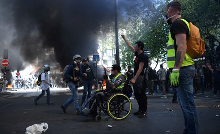 Francja: "Żółte kamizelki" wyszły na ulice Paryża. Starcie z policją