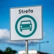 Zgodnie z przepisami, miasta powyżej 100 tys. mieszkańców z przekroczonym poziomem NO₂ muszą wprowad