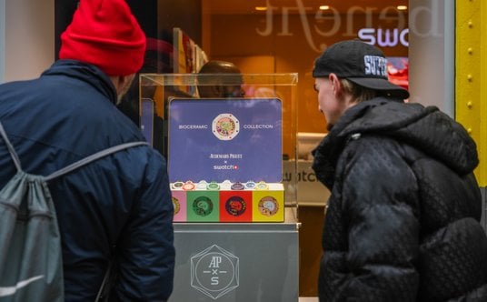 Nowy projekt Swatcha i Audemars Piguet wywołał ogromne zainteresowanie wśród miłośników zegarków.