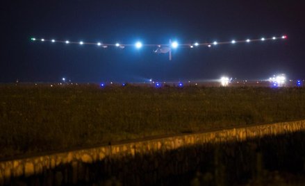 Przymusowe lądowanie słonecznego samolotu