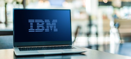 Koncern IBM mógł się pochwalić dobrym przychodem i zyskiem na akcję za II kwartał. Przedstawił też d