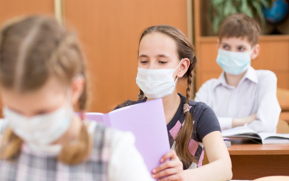 Tomasz Pietryga: Epidemiologiczna mission impossible