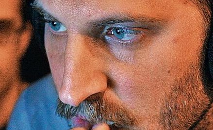 Adrian Biniez w “Gigante” opowiada o miłosnym zauroczeniu przypominającym nieco to z “Pięknej i Best