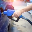 Ceny paliw zmienią się podczas majówki, w ślad za ceną ropy i kursem dolara
