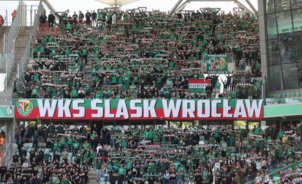 Kibice Śląska Wrocław podczas meczu ostatniej, 34. kolejki piłkarskiej Ekstraklasy z Legią Warszawa