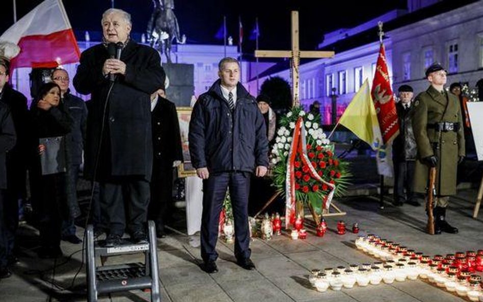 Kuria warszawska: Nie jesteśmy organizatorem miesięcznic smoleńskich
