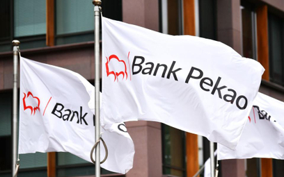 Mocna przecena akcji Pekao po informacji o ofercie na mBank