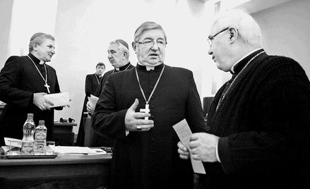 Pastiszowa ludowość arcybiskupa Głódzia