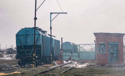 Zniszczone w wyniku rosyjskiego ataku magazyny z ukraińskim zbożem w miejscowości Kupiańsk w obwodzi