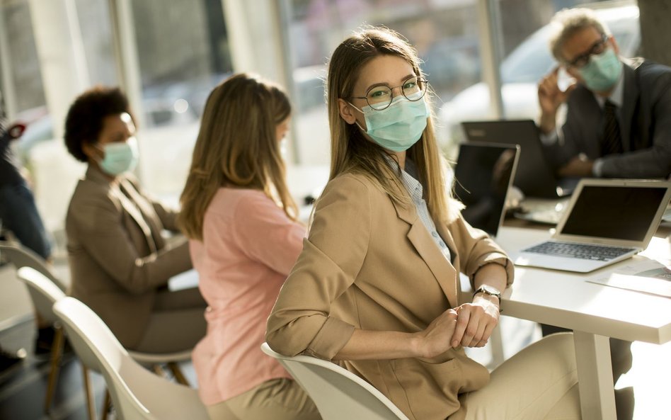 Krótkie wytchnienie na rynku pracy przed trzecią falą epidemii