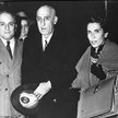 Mohammed Mossadegh (w środku) w 1951 r. został premierem Iranu. Poparto go wyłącznie dlatego, że był