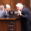 Narada w ławach rządowych. Premier Donald Tusk, minister finansów Jacek Rostowski i minister sprawie