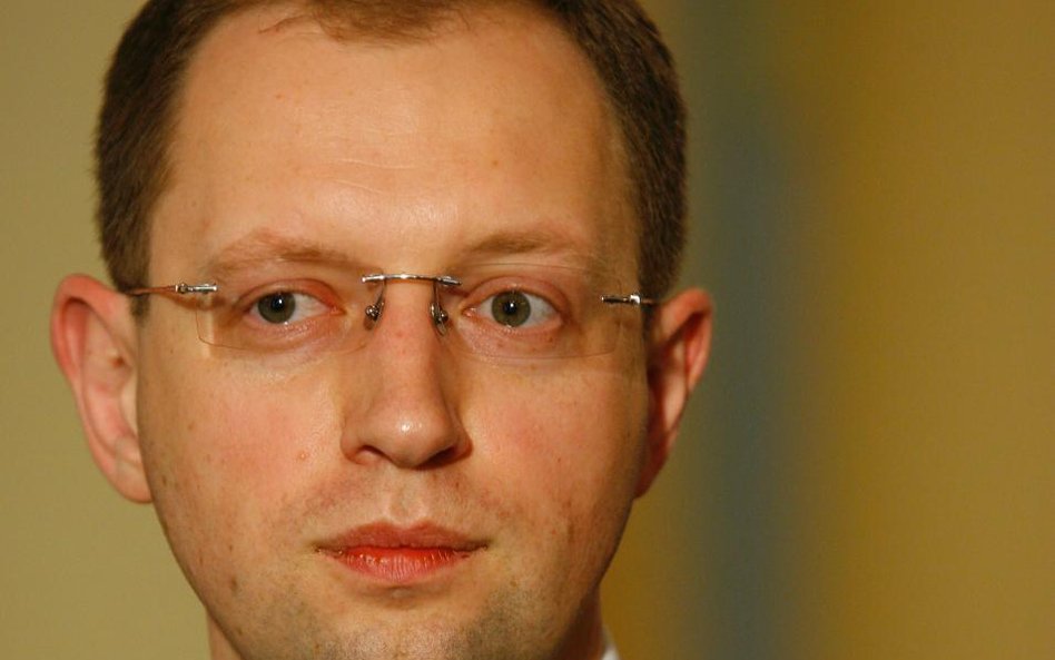 Ukraina to nie Białoruś - mówi Arsenij Jaceniuk