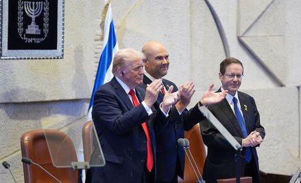 Prezydent USA Donald Trump, przewodniczący Knesetu Amir Ohana i prezydent Izraela Icchak Herzog w Kn