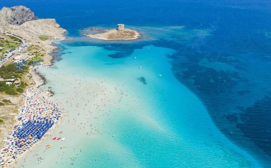 Wejście na plażę La Pelosa ma byc płatne