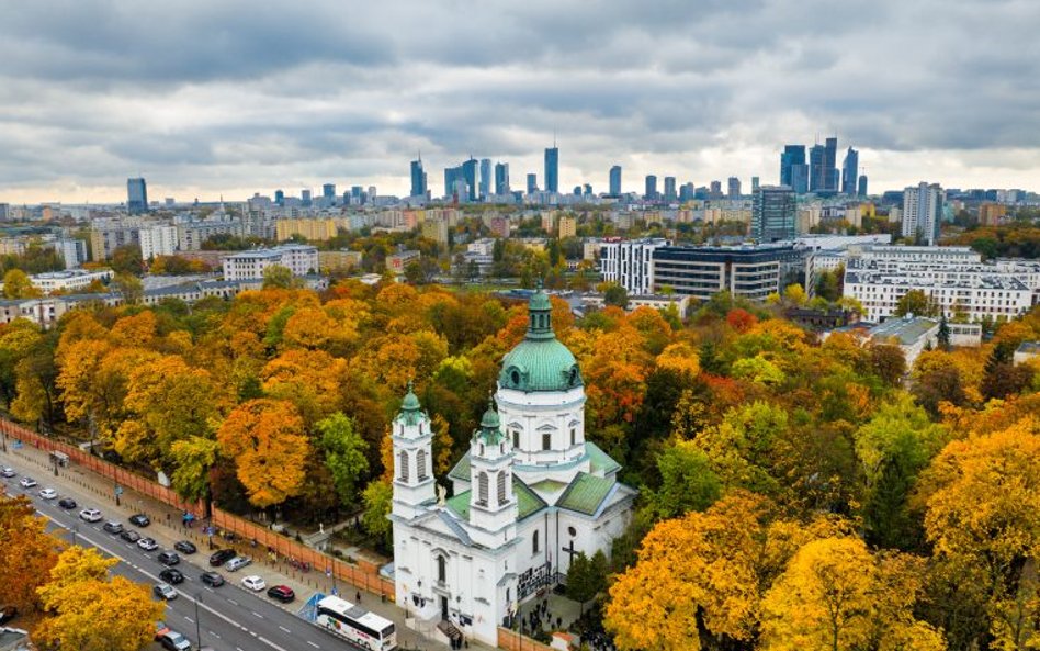 Najbliżej Starych Powązek (na zdjęciu) i Powązek Wojskowych dowiezie nas 1 i 2 listopada komunikacja