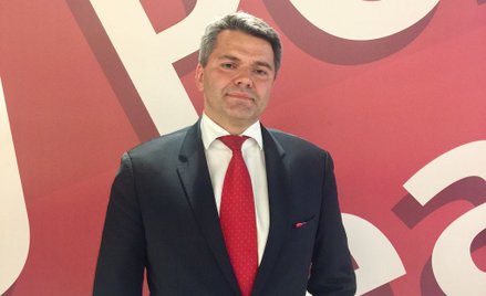 Prof. dr hab. n. med. Dariusz Dudek tuż po ogłoszeniu wyników głosowania w paryskim Palais des Congr