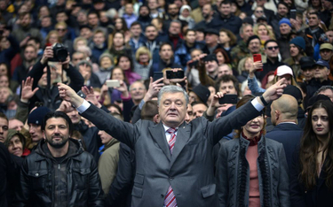 Ukraina: Zełenski wygra wybory i rozwiąże parlament?