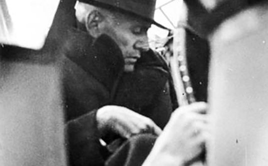 Duce na pokładzie niemieckiego samolotu Storch pilotowanego przez kapitana Heinricha Gerlacha