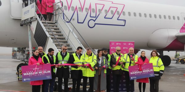 Dwa samoloty w nowej bazie Wizz Aira – na lotnisku w Modlinie
