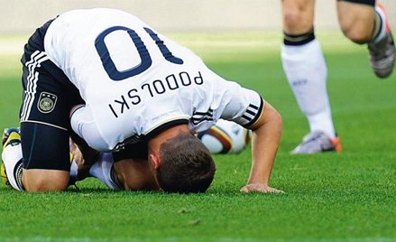 Lukas Podolski w meczu z Serbią nie wykorzystał rzutu karnego