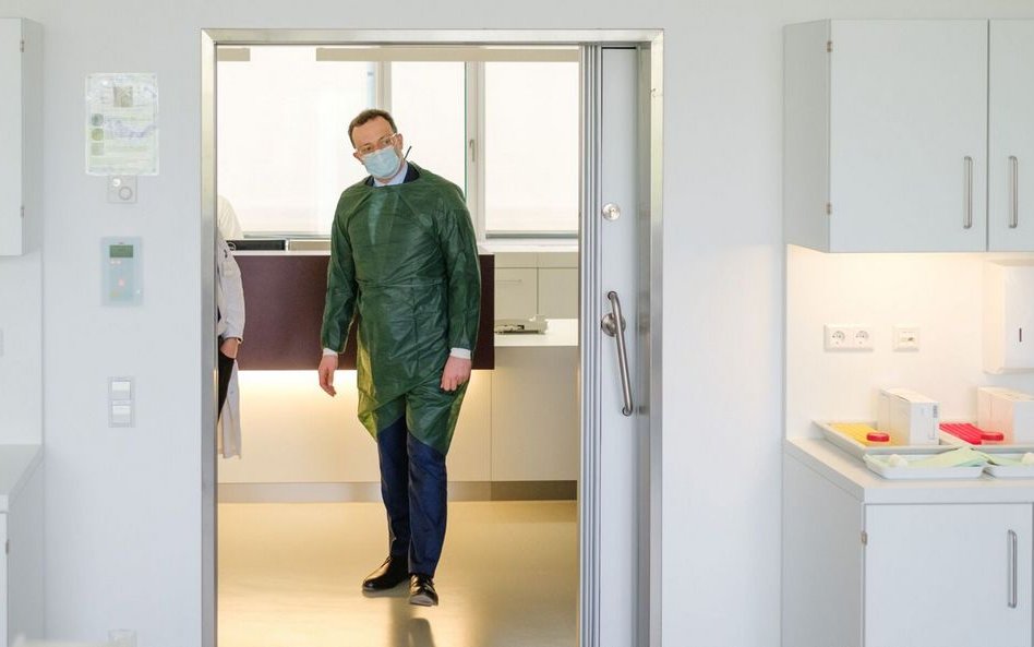 Minister zdrowia Jens Spahn nie wie, czy można się zakazić powtórnie