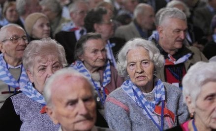 Byli więźniowie niemieckich obozów koncentracyjnych walczą z mediami, które w swoich programach i pu