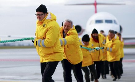 Zdjęcie z udziałem notabli (na pierwszym planie prezydent Gdańska Paweł Adamowicz) jako pierwsza sko