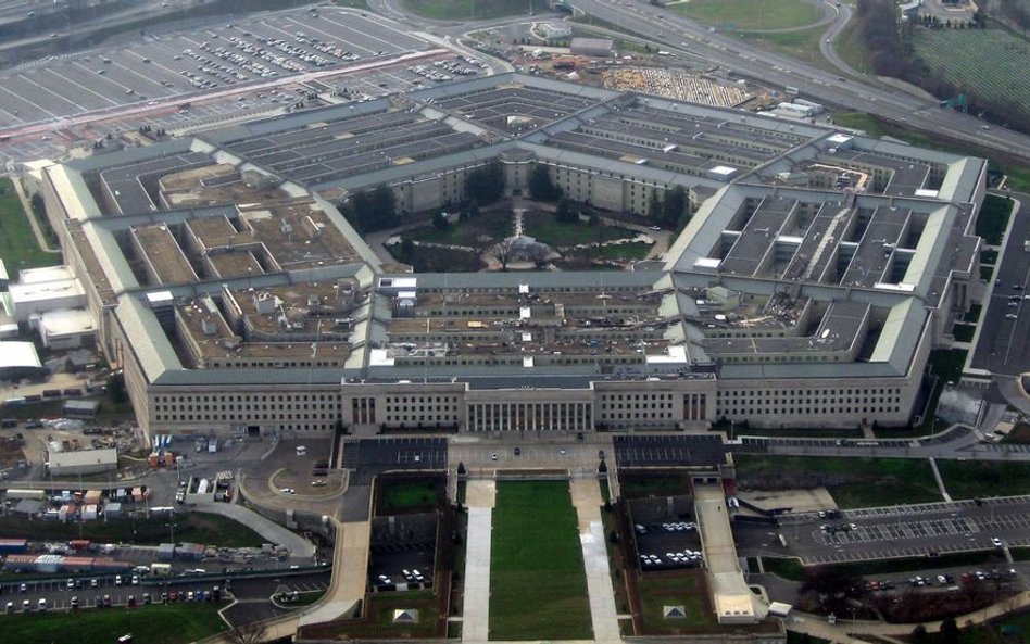 Pentagon zakaże używania telefonów komórkowych?