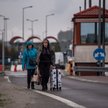 Uchodźcy z Ukrainy na polsko-ukraińskim przejściu granicznym w Hrebennem