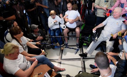 AP: Wałęsa na spotkaniu z niepełnosprawnymi krytykuje rząd