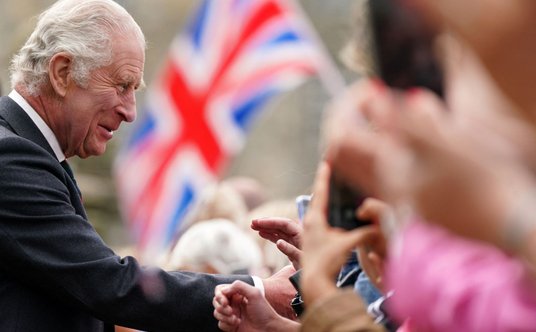 Król Karol III podczas wizyty w Szkocji w lipcu 2023 r.