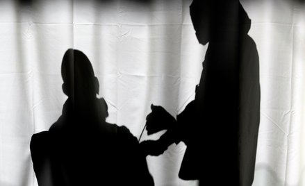 Badanie: Szczepionka Pfizera mniej skuteczna przeciw wariantowi z RPA